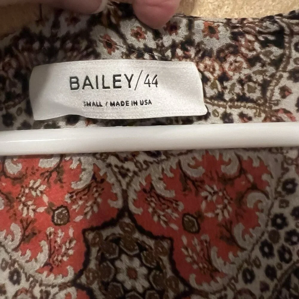 Bailey 44 Women's Top Paisley Size Small Hi/Low V Neck Boho Bohemia Casual - Picture 3 of 8